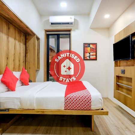 Oyo 81549 Hotel Elegance Nx มุมไบ ภายนอก รูปภาพ