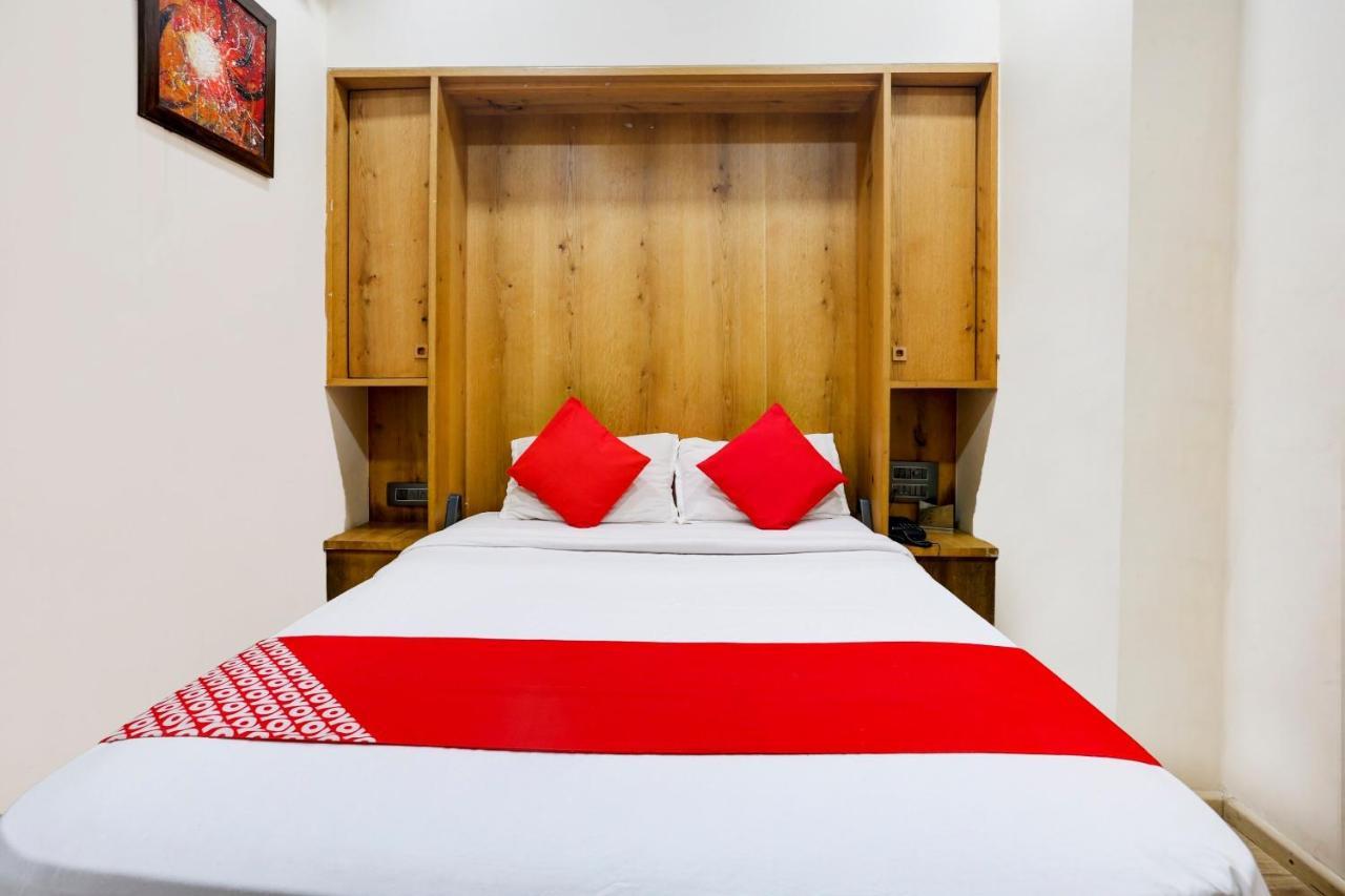 Oyo 81549 Hotel Elegance Nx มุมไบ ภายนอก รูปภาพ